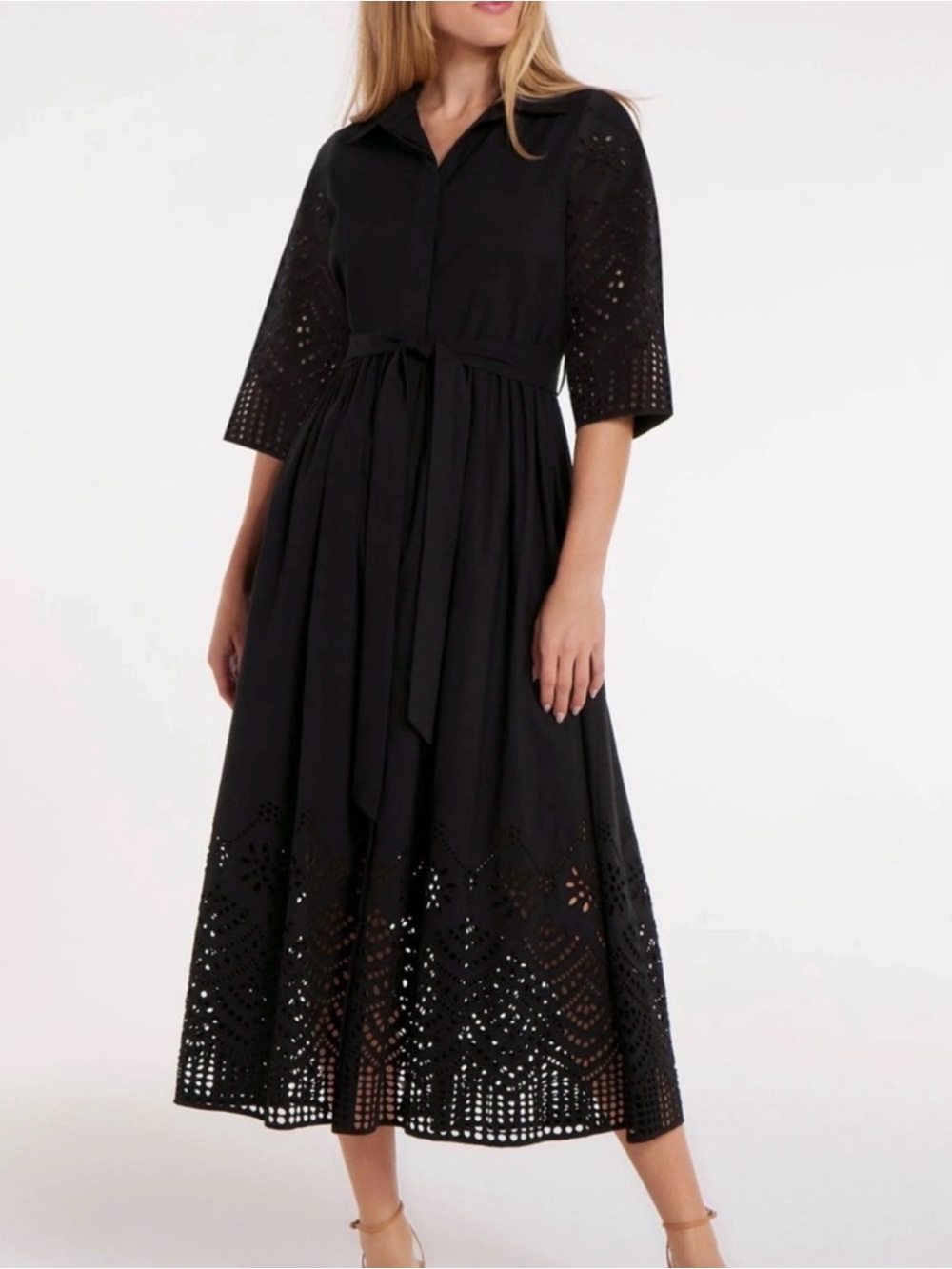 $308 Hermoza Francesca Dress in Black
Eyelet Size Medium
